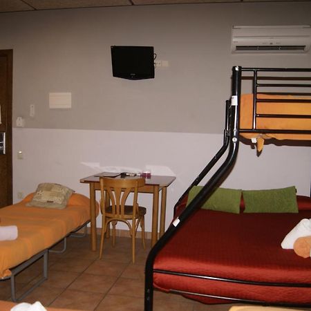 Hotel Familiar Baga Exterior photo