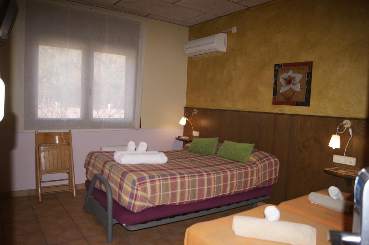 Hotel Familiar Baga Exterior photo